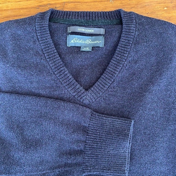 Eddie Bauer || Cotton Cashmere Purple V-Neck Sweater; Size Medium - Picture 1 of 11